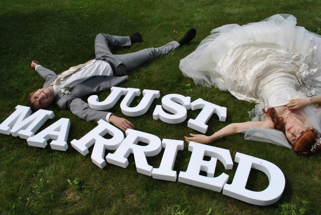 фото букв из пенопласта-just-married
